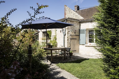 Charming Longère with garden 1 hour from Paris.