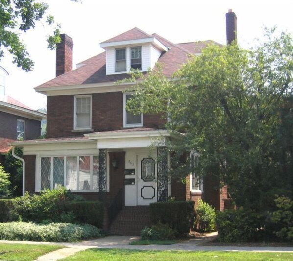 Stately 1920's Brick Home - Second Street Suite