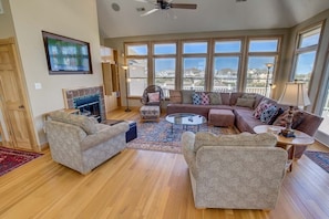 Top-Level Great Room with Deck Access