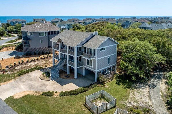 Front Aerial of Lighthouse Lookout