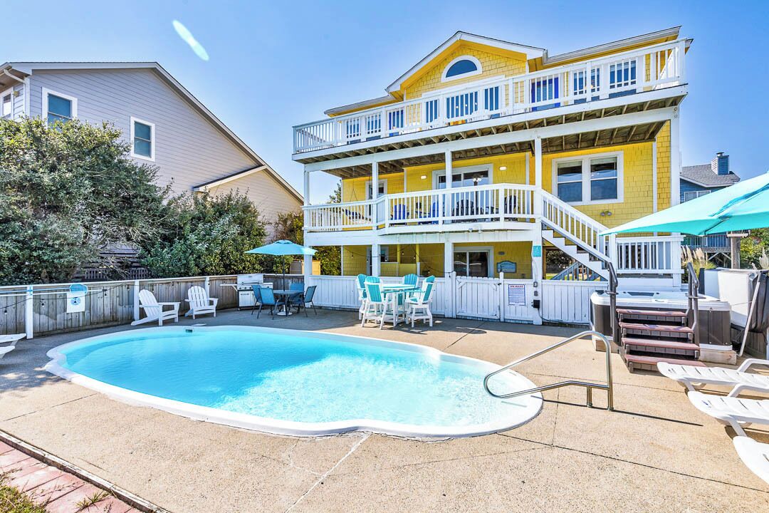 Southern Paws | 1800 ft from the beach | Dog Friendly Southern Paws | 1800 ft from the beach | Dog Friendly