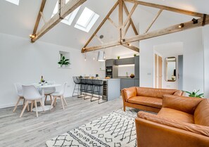 Lounge / Kitchen / Diner