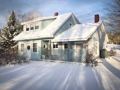 Cozy & Clean Private Vacation Home in Quaint New England Village