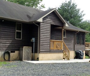 Cabin exterior - entrance