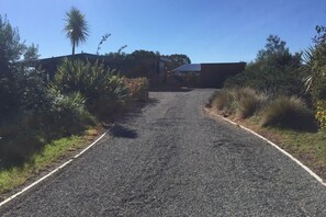 Entrance to the front of the House