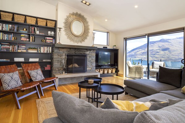 Luxury Lodge-style Villa on Queenstown Hill - 
