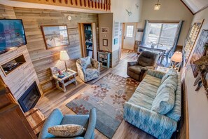 Mid-Level Great Room with Deck Access