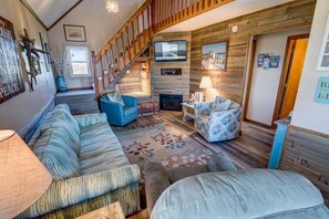 Mid-Level Great Room with Deck Access