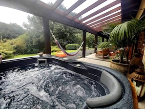 Bain à remous extérieur