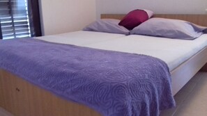 Schlafzimmer 2