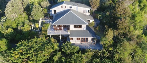 44 Tapuaetahi Beach