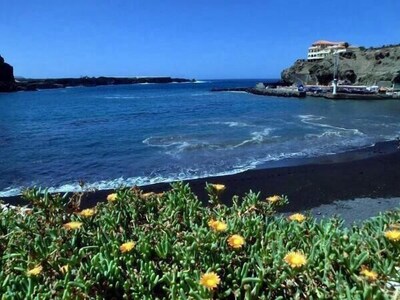 BALI APARTMENT 500m to the BEACH, SEA-TEIDE VIEW SAT-TV WIFI PARKING FREE