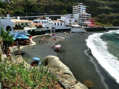 BALI APARTMENT 500m to the BEACH, SEA-TEIDE VIEW SAT-TV WIFI PARKING FREE