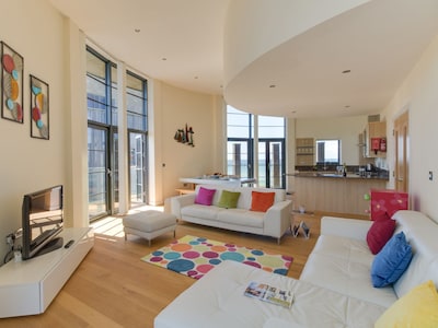 Westbay Penthouse, WEST BAY