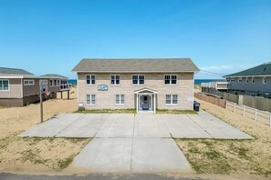 Front Exterior of Sea Moose