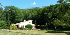 Sitinho vue du sud-est avec dans le fond est le col de Meyrand