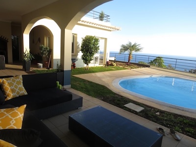 LUXUS Haus mit privatem Pool, das Meer und die Berge