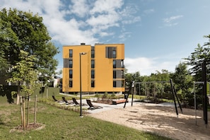 Children’s play area – outdoor