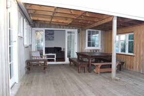 Back Deck, Large Table, Covered