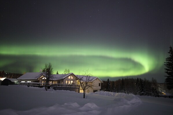 aurora view from backyard