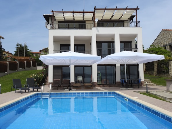 Villa with pool 2025