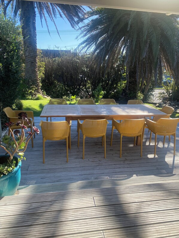 Outdoor dining