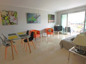 Bright living room open on the equipped terrace