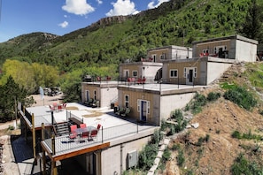 Lava Hillside Suites Exterior