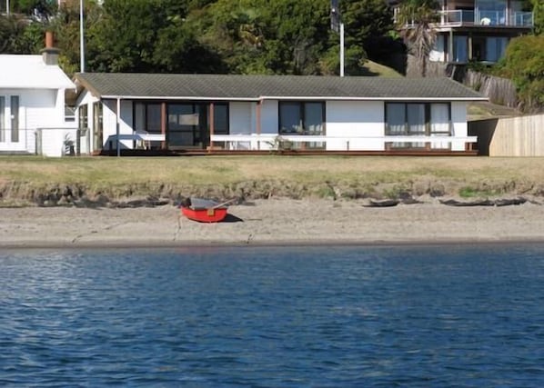 Lockwood on Hot Water Beach