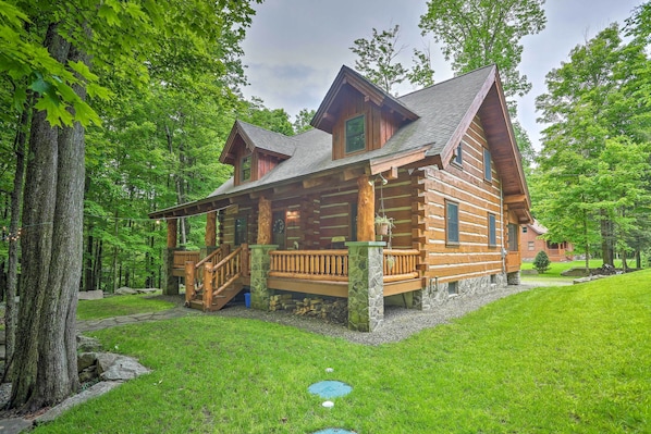 Lake Ariel Vacation Rental | 3BR | 3BA | Stairs Required | 1,828 Sq Ft