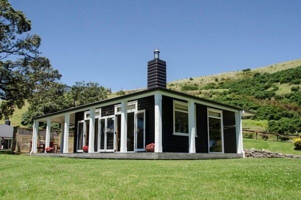 Ruru Whare Studio House