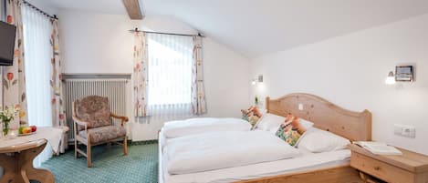 Ferienwohnung Margerite, bis 2 Personen, Obergeschoss, 35 qm-Schlafzimmer