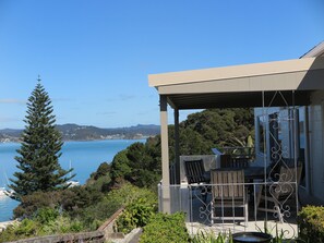 Verandah/porch with BBQ and table/ chairs