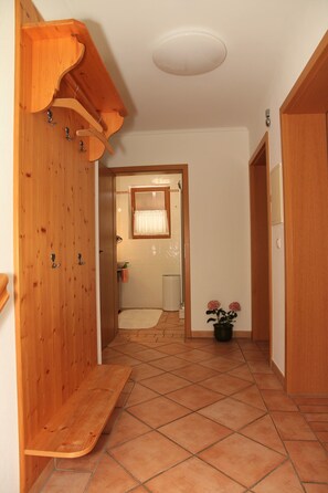 Eingangsbereich mit großem Flur, hereinspaziert in die *** Wohnung