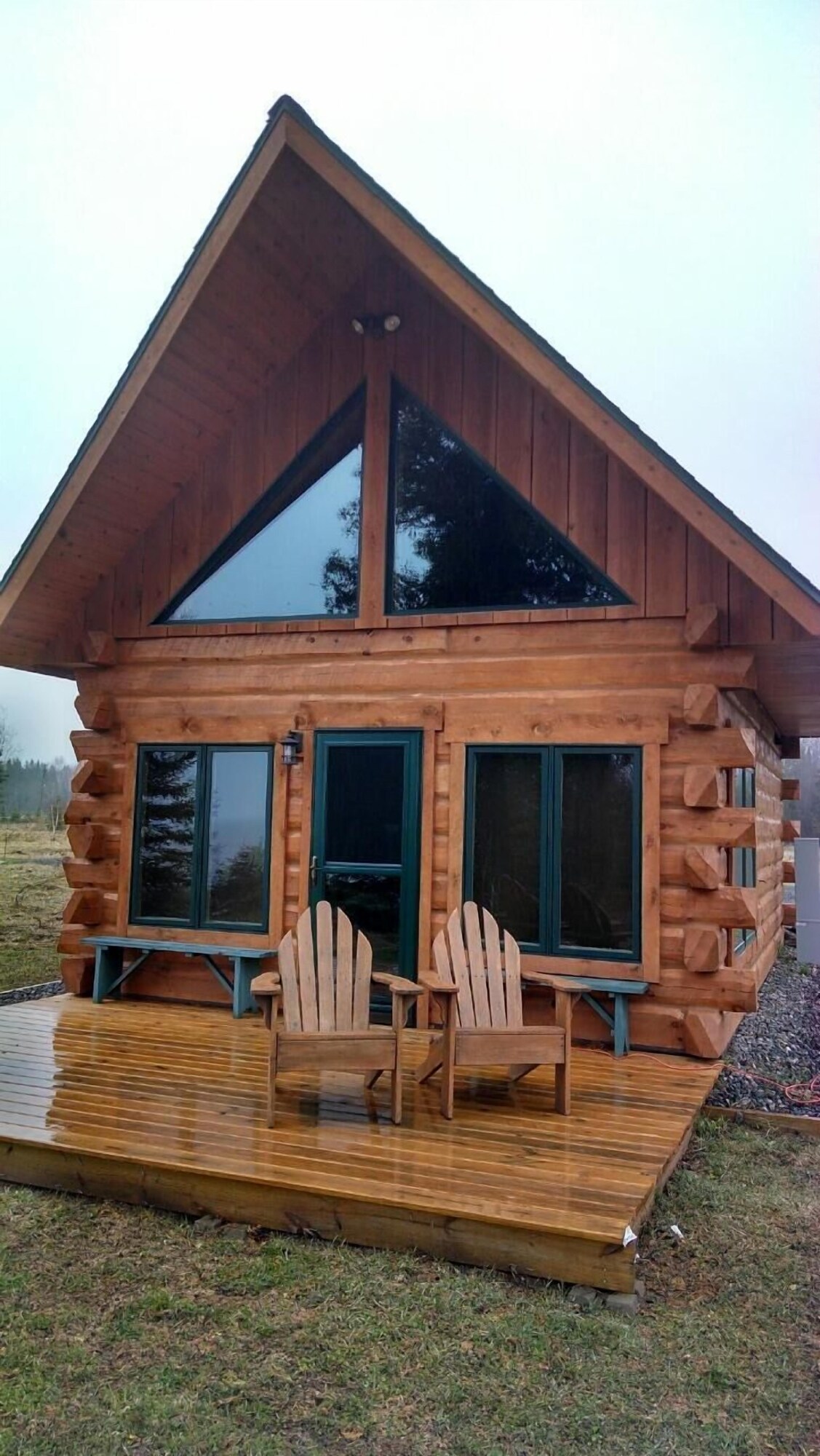 Awesome views of Lake Superior from the South Shore in authentic log cabin.