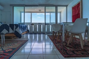 living/bed room