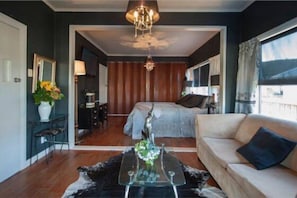 Master with own lounge