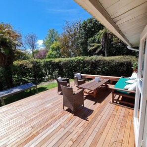 FRONT DECK