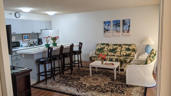 Spacious one bedroom in heart of Waikiki