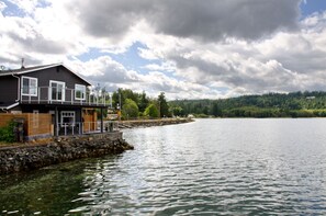 Your Home on the Water!