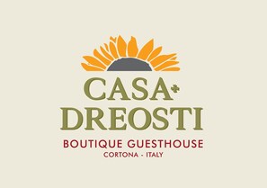 Four Bedroom Fully serviced Guesthouse. Casa Dreosti, Boutique Living.