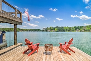 2-Level Private Dock | Smart TV | Fire Pit