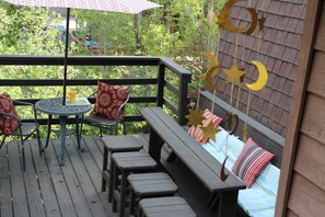 Balcony overlooking the great outdoors!