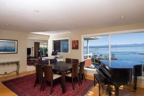 Dinning area with piano