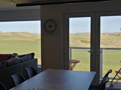 Penthouse Apartment Overlooking Royal Portrush - Walking Distance to Town. 