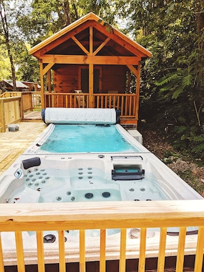 Bain à remous extérieur