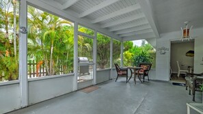 Screened Lanai with Outdoor Seating