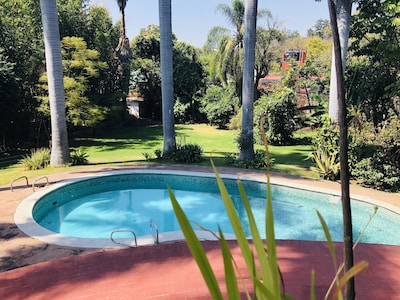 Bungalow Oasis, cómodo espacio en un hermoso jardín con alberca