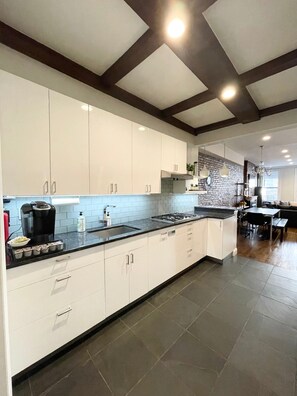 Fully Equipped Kitchen with Full Sized Appliances