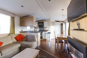 Spacious open plan kitchen/dining area